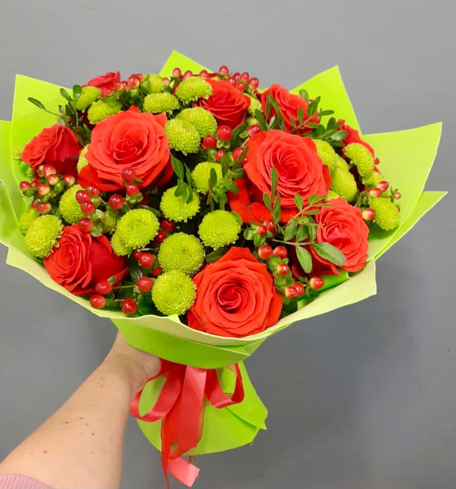 Букет цветов из: Хризантемы и Розы в Суходоле