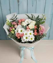 Букет цветов из:  Розы, Лизиантусы и Хризантемы в Суходоле