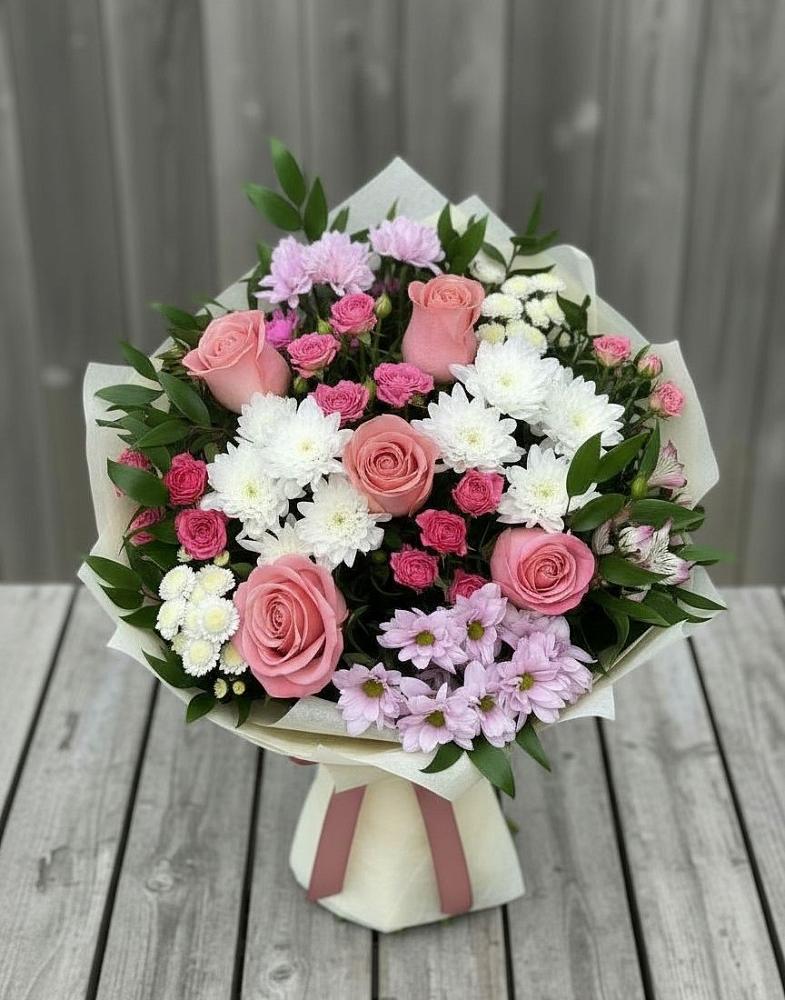 Букет цветов из: Альстромерии, Гвоздики, Розы и Хризантемы в Суходоле