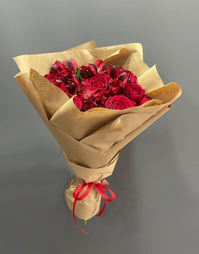 Букет цветов из: Альстромерии и Розы в Суходоле