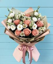 Букет цветов из:  Розы, Альстромерии и Лизиантусы в Суходоле