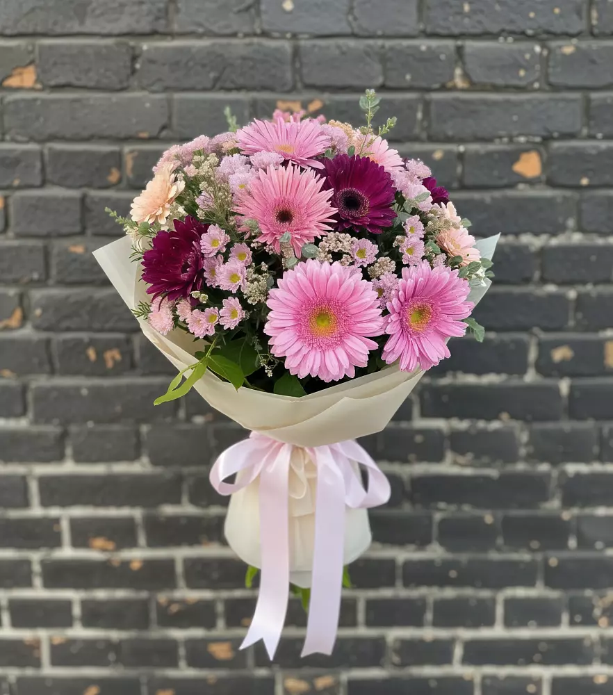 Букет цветов из: Герберы и Хризантемы в Суходоле