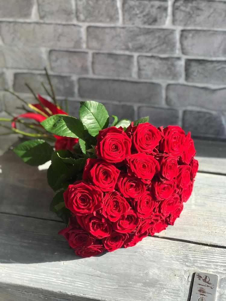 Букет Красные розы Фридом в Суходоле