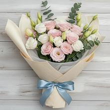 Букет цветов из:  Лизиантусы в Суходоле