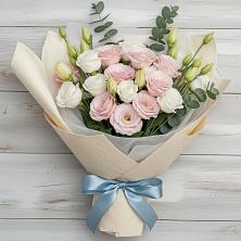 Букет цветов из:  Лизиантусы в Суходоле