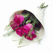 Букет цветов из:  Розы в Суходоле