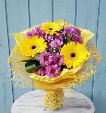 Букет цветов из:  Хризантемы и Герберы в Суходоле