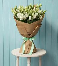 Букет цветов из:  Лизиантусы в Суходоле