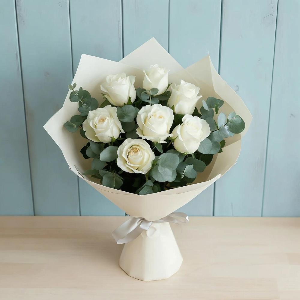 Букет Белые розы в Эвкалипте в Суходоле