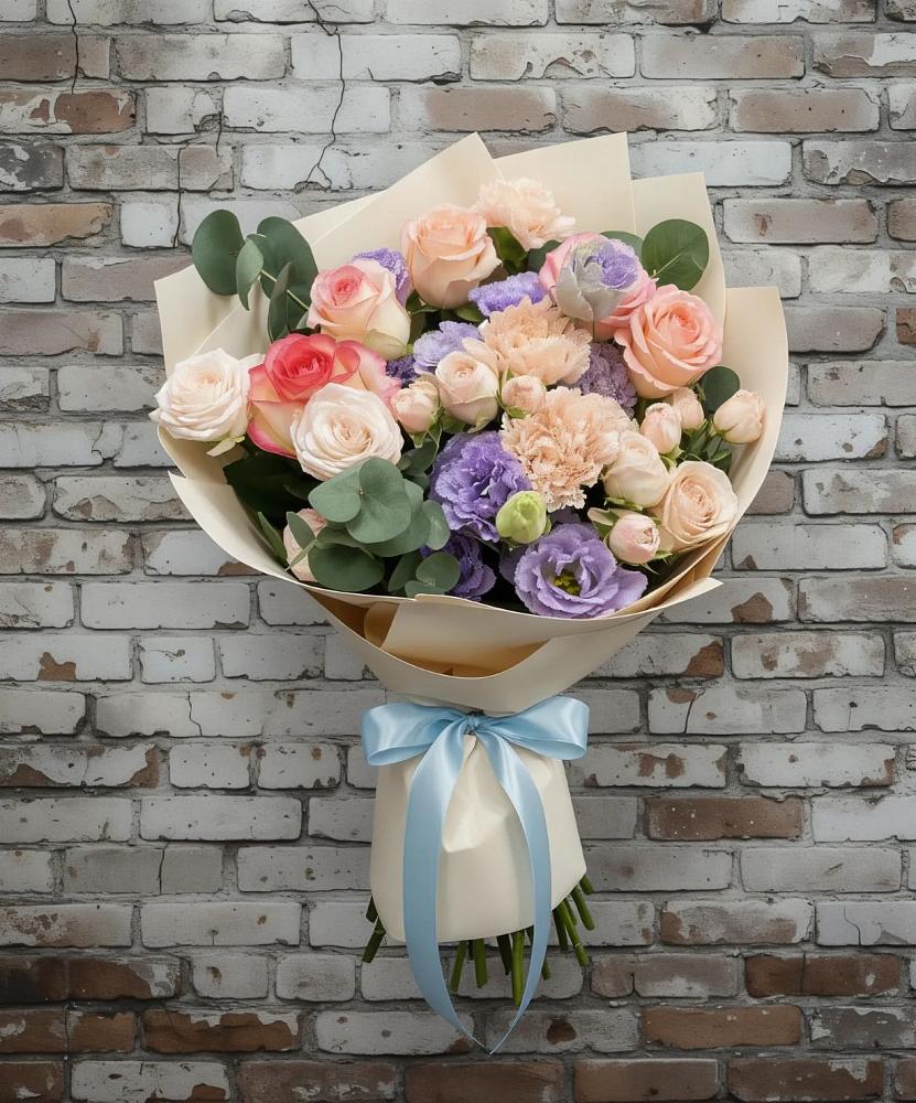 Букет цветов из: Розы, Лизиантусы и Гвоздики в Суходоле