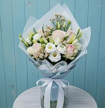 Букет цветов из:  Розы и Лизиантусы в Суходоле