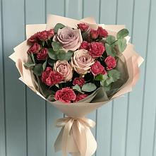 Букет цветов из:  Гвоздики и Розы в Суходоле