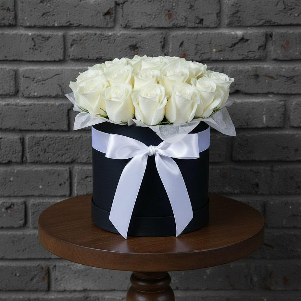 Цветочная композиция из Розы в шляпной коробке в Суходоле