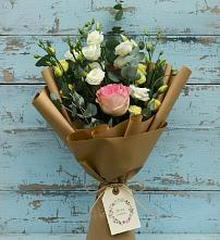 Букет цветов из:  Розы и Лизиантусы в Суходоле