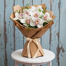 Букет цветов из:  Орхидеи и Розы в Суходоле