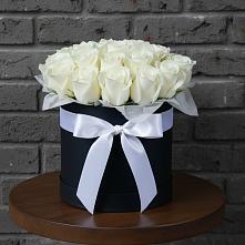 Цветочная композиция из Розы в шляпной коробке в Суходоле